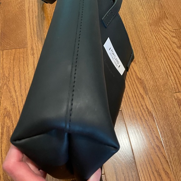 Portland Leather Crossbody Tote with Zipper —NWT - Picture 4 of 10